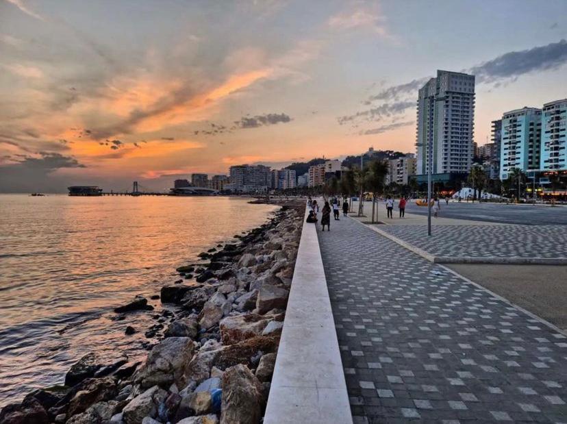 Lovely Studio Apartment Beachfront Durrës Zewnętrze zdjęcie