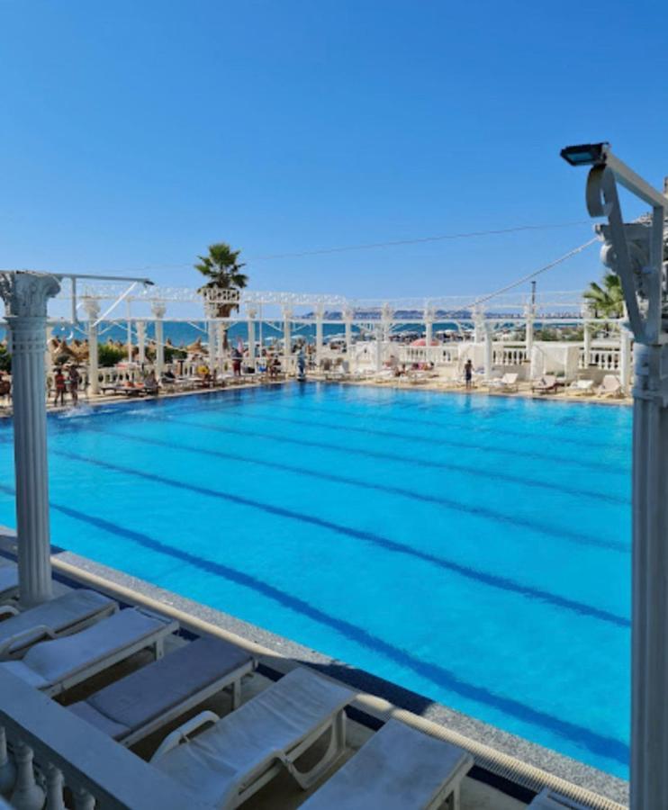 Lovely Studio Apartment Beachfront Durrës Zewnętrze zdjęcie
