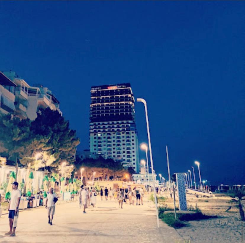Lovely Studio Apartment Beachfront Durrës Zewnętrze zdjęcie